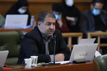 مجید فراهانی، رئیس کمیته بودجه و نظارت مالی شورای شهر تهران تذکر داد  لزوم توجه به بهبود ارائه فروش الکترونیکی و غیر حضوری در فروشگاه های شهروند